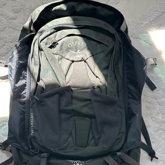Osprey Black and Gray Men's Backpack - Picture 7 of 12